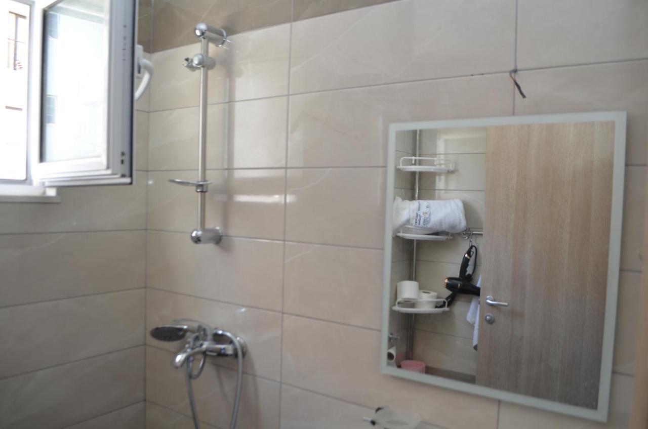 Akil Apartments Sarande Exterior photo